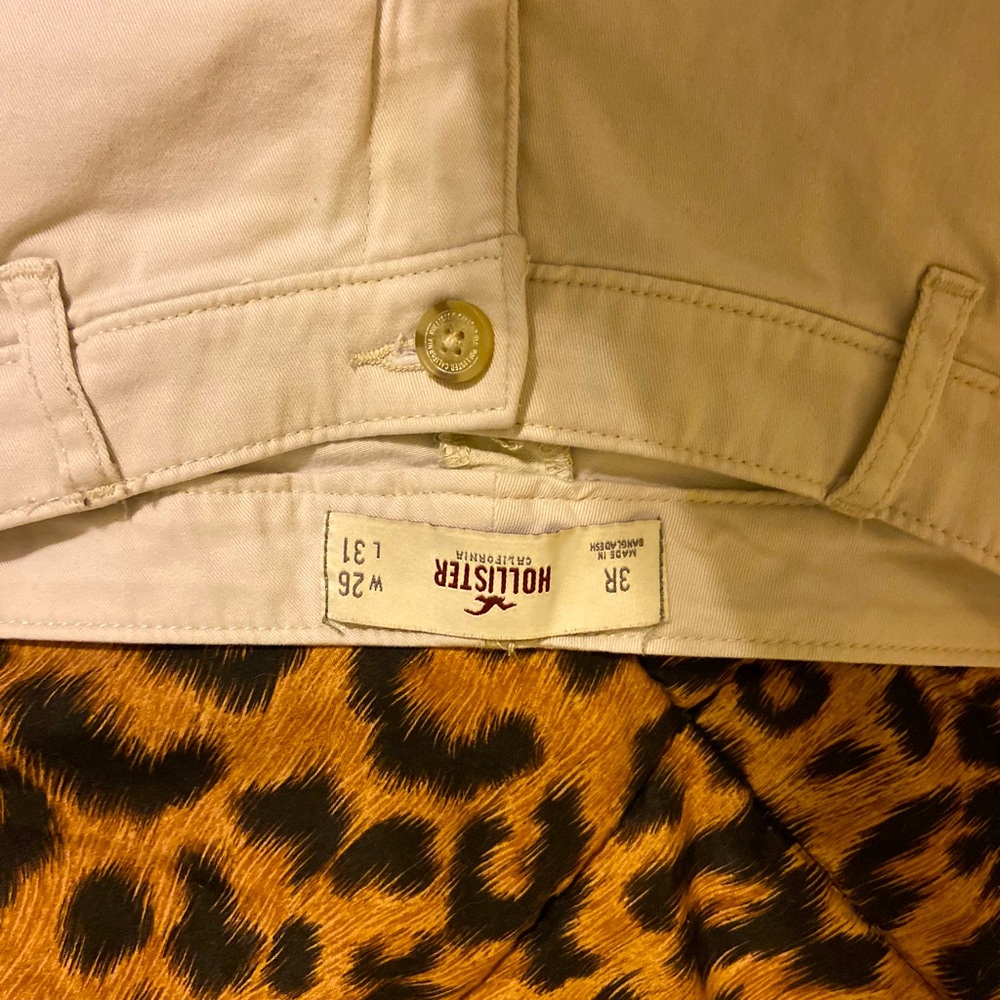 HOLLISTER LIGHT KHAKI PANTS
